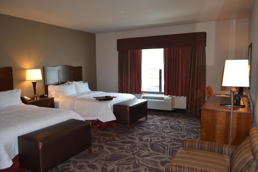 Hampton Inn Seattle/Everett Downtown Экстерьер фото