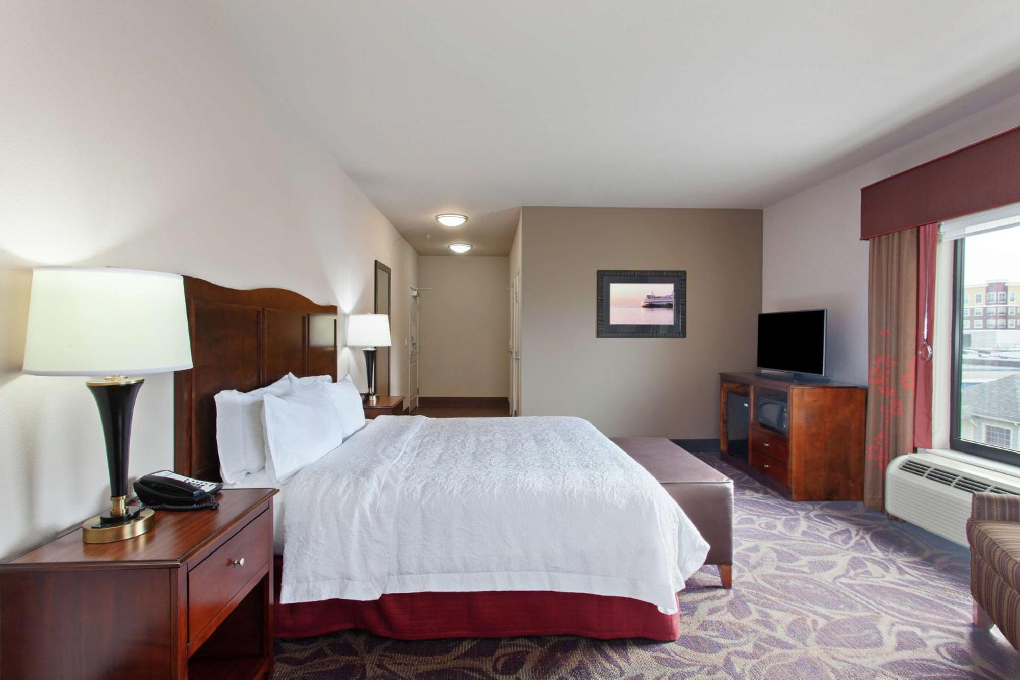 Hampton Inn Seattle/Everett Downtown Экстерьер фото