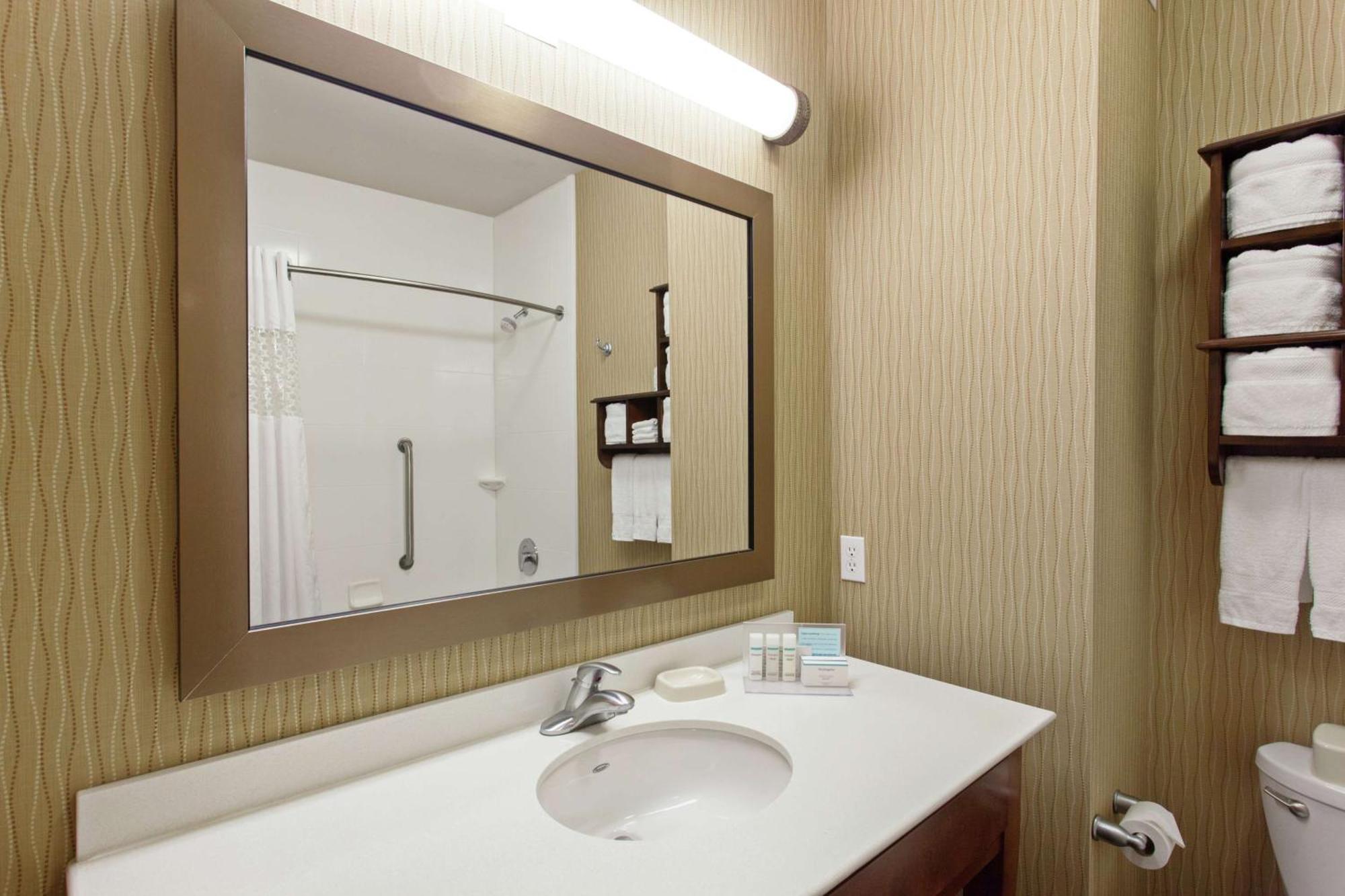 Hampton Inn Seattle/Everett Downtown Экстерьер фото