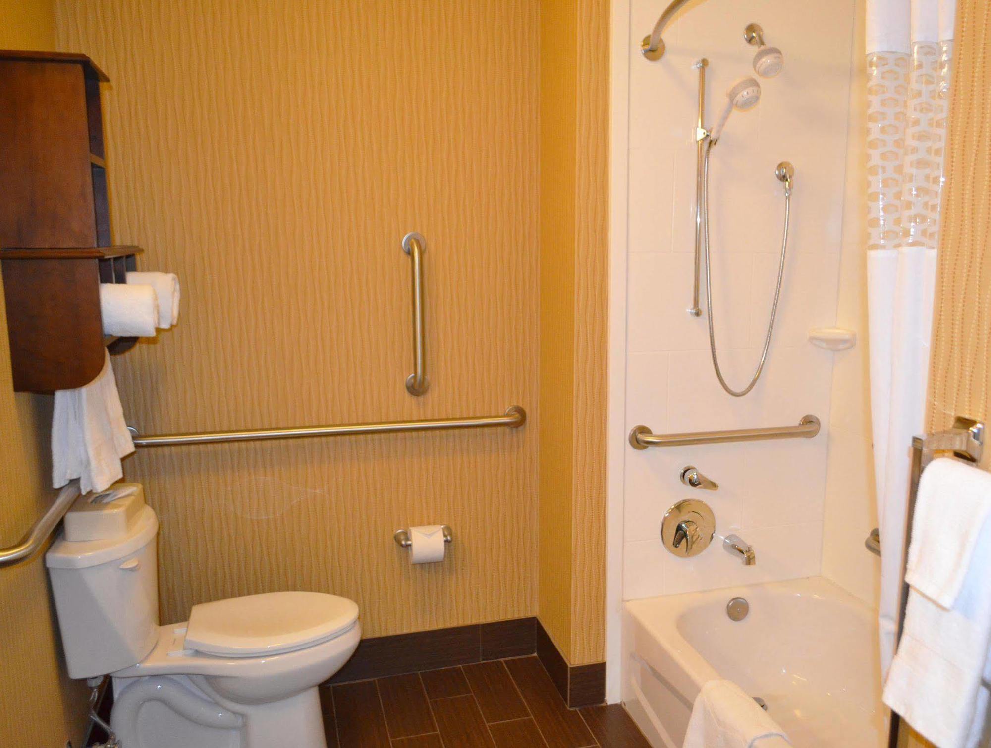 Hampton Inn Seattle/Everett Downtown Экстерьер фото
